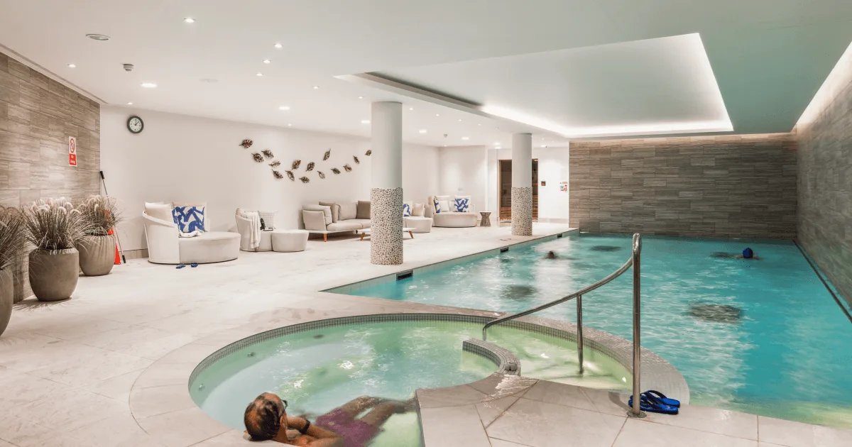 Retirement Properties with Swimming Pools: Developments Worth Knowing About